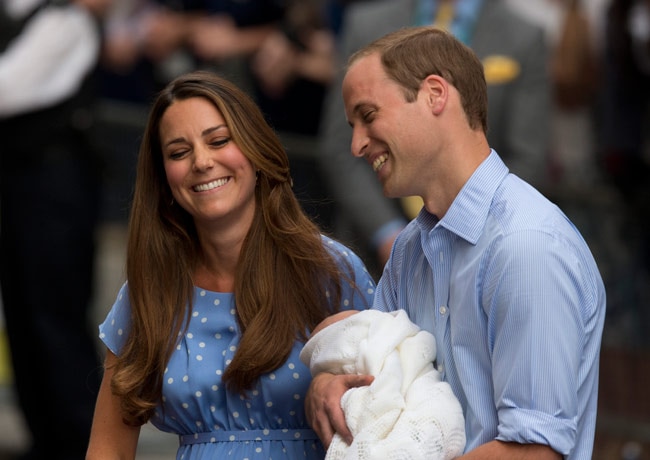 ये हैं ब्रिटेन के Royal Baby की पहली तस्‍वीरें...