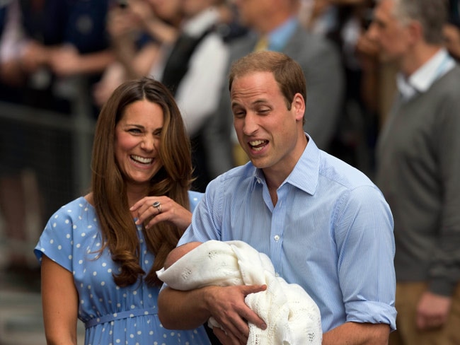 ये हैं ब्रिटेन के Royal Baby की पहली तस्‍वीरें...
