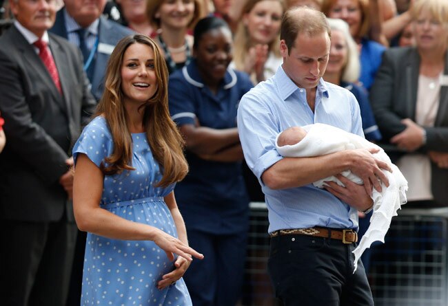 ये हैं ब्रिटेन के Royal Baby की पहली तस्‍वीरें...