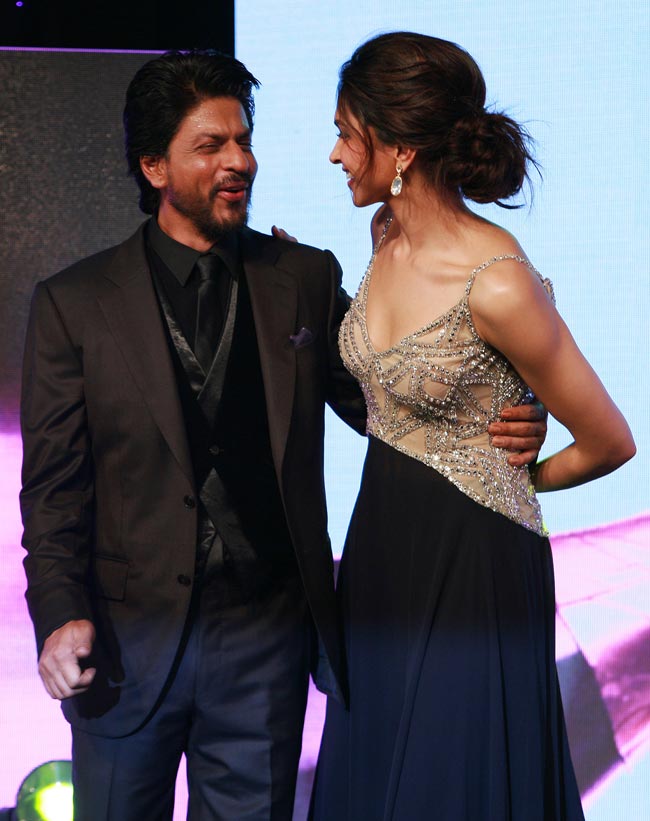 'चेन्नई एक्सप्रेस' के म्यूजिक लॉन्च पर सितारों की मस्ती