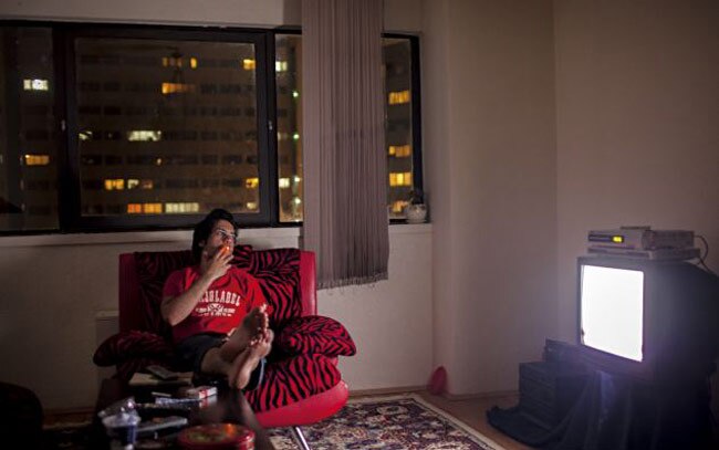 बंद दरवाजों के अंदर ईरानी लड़कियों की अनदेखी तस्‍वीरें