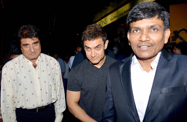 'इसक' के प्रीमियर पर पहुंचे शाहरुख, आमिर