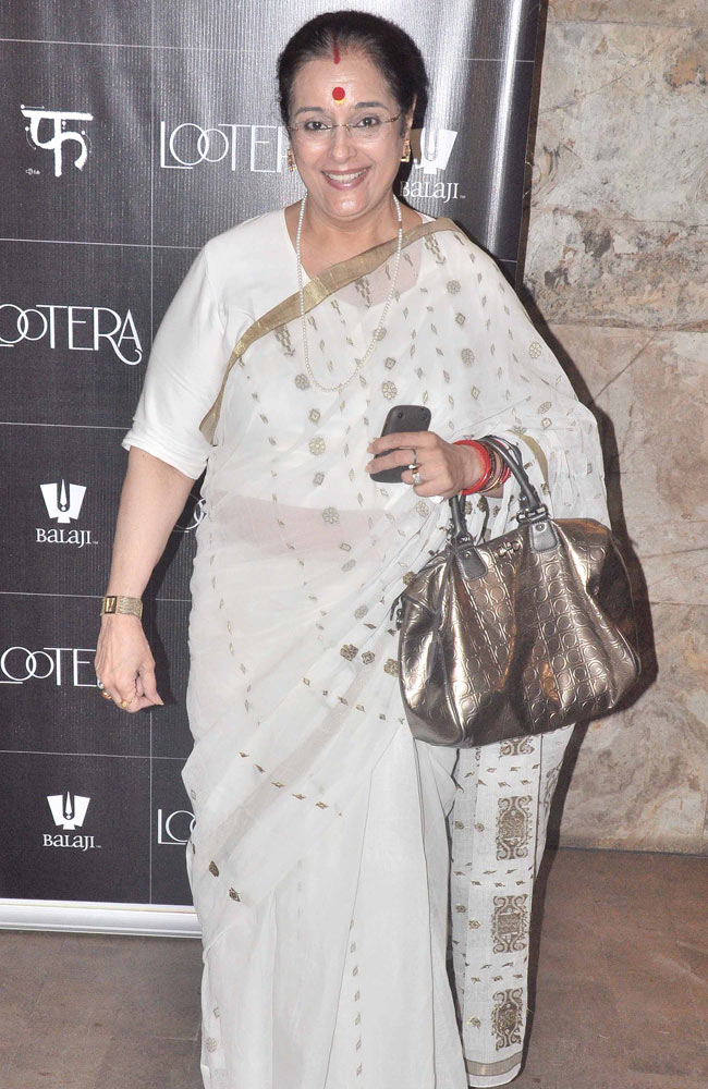 लुटेरा की स्क्रीनिंग पर सितारों का जमघट | फर्स्ट लुक