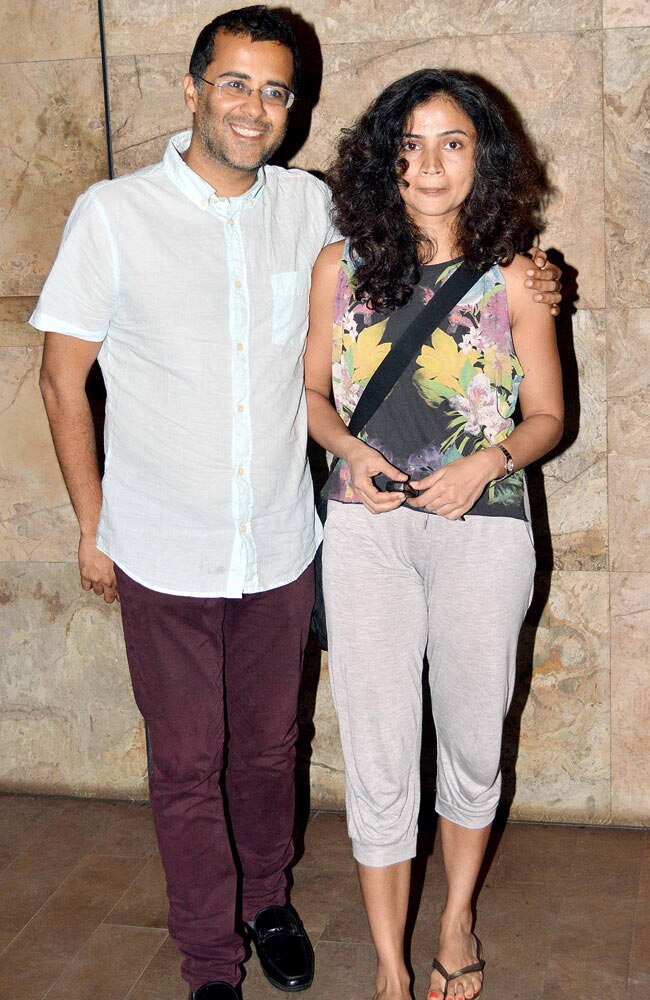 लुटेरा की स्क्रीनिंग पर सितारों का जमघट | फर्स्ट लुक