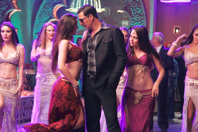 क्या 'वंस अपॉन...' में चलेगा अक्षय-सोनाक्षी का जादू?