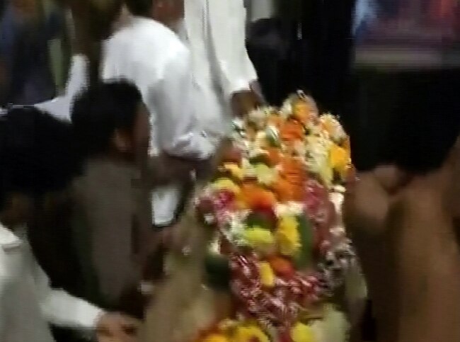 प्राण की अंतिम यात्रा में उमड़ी मायानगरी | सब छोड़ गए प्राण