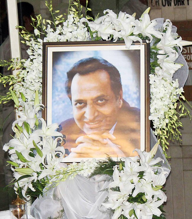 प्राण साहब की 'प्रेयर मीट' में उमड़ा बॉ़लीवुड