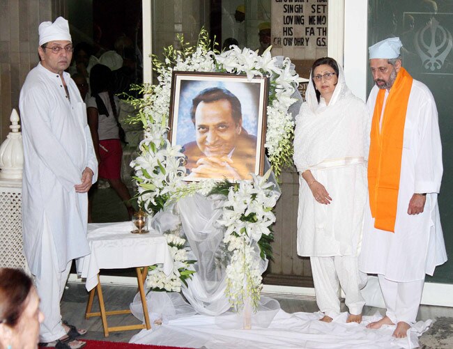 प्राण साहब की 'प्रेयर मीट' में उमड़ा बॉ़लीवुड