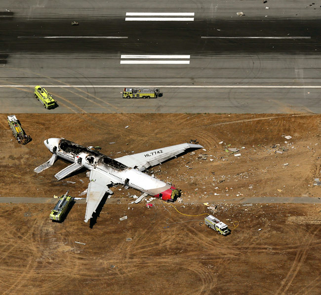 ...और कुछ ही सेकेंड में टुकड़े-टुकड़े हुआ विमान