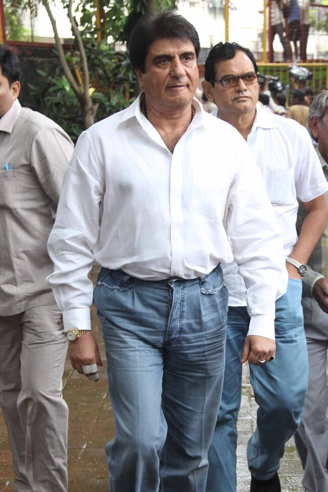 प्राण की अंतिम यात्रा में उमड़ी मायानगरी | सब छोड़ गए प्राण