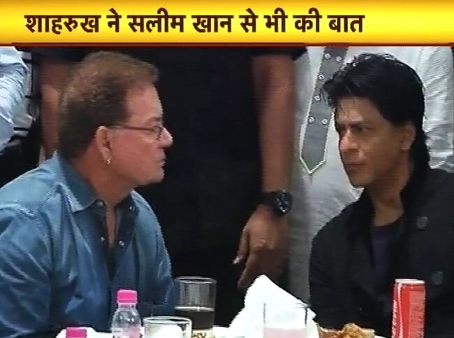 ...और एक-दूसरे के गले मिले सलमान-शाहरुख