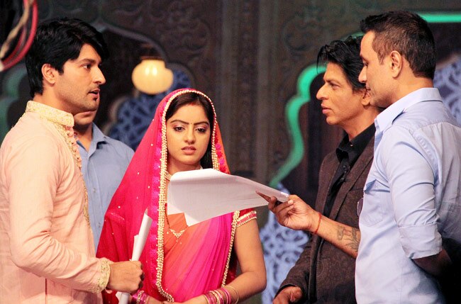 'चेन्‍नई एक्‍सप्रेस' का प्रमोशन करने छोटे पर्दे पर पहुंचे शाहरुख