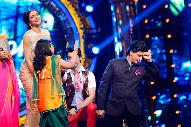 'चेन्‍नई एक्‍सप्रेस' का प्रमोशन करने छोटे पर्दे पर पहुंचे शाहरुख