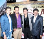 'इसक' के प्रीमियर पर पहुंचे शाहरुख, आमिर