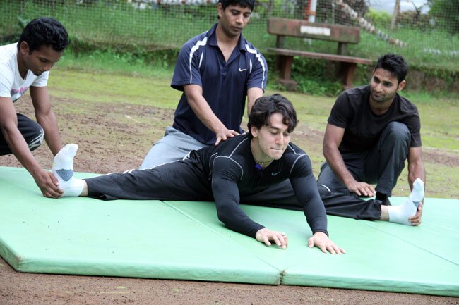 जग्‍गू दादा के बेटे टाइगर श्रॉफ की Exclusive तस्‍वीरें