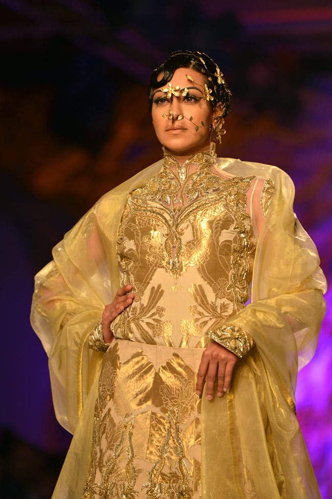 रैंप पर पहुंची शाहरुख और दीपिका की चेन्‍नई एक्‍सप्रेस