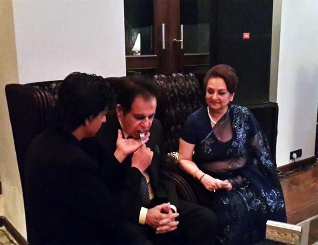 किंग खान की ईद पार्टी के 'अंदर' का नजारा