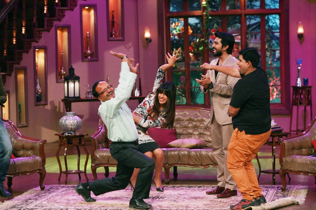 तस्वीरों में: प्रियंका चोपड़ा का अजीबोगरीब डांस