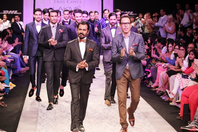 लैक्मे फैशन वीक के दूसरे दिन बॉलीवुड सितारों का जलवा