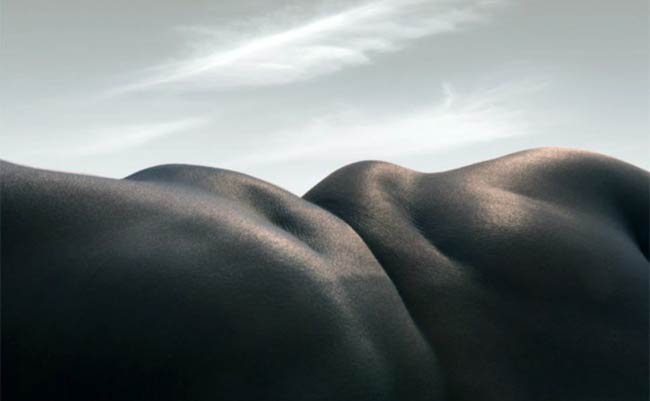 न्‍यूड बॉडी से बनी अनोखी तस्‍वीरें