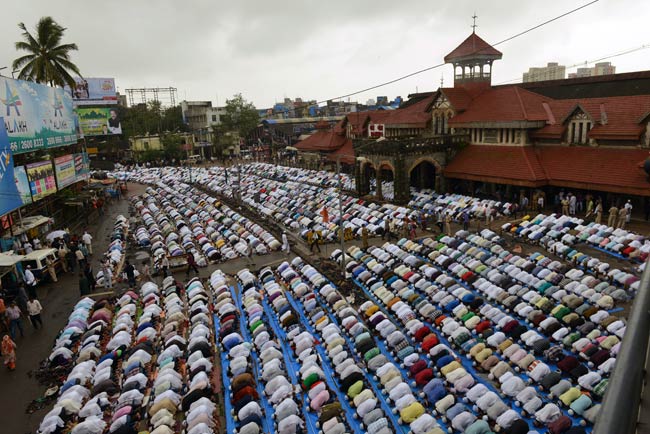 देशभर में हर्षोल्लास के साथ मनाया गया ईद का त्योहार