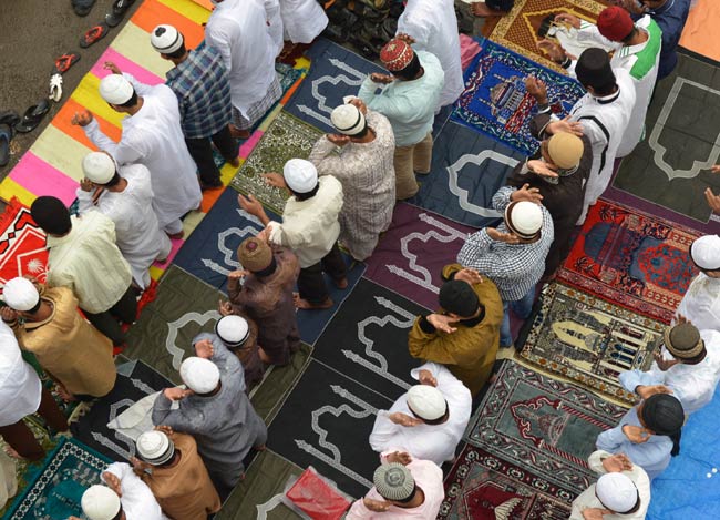 देशभर में हर्षोल्लास के साथ मनाया गया ईद का त्योहार