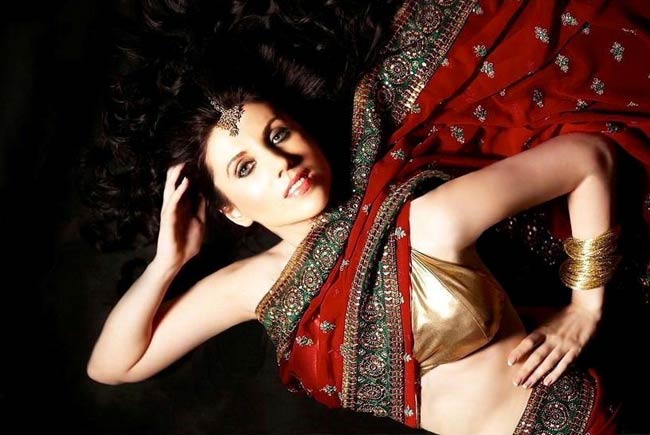 अपनी नीली आंखों से दीवाना बनाएंगी इलेना शेव