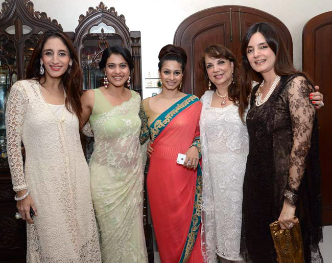 सितारों से गुलजार जरीन अब्‍बास खान की इफ्तार पार्टी