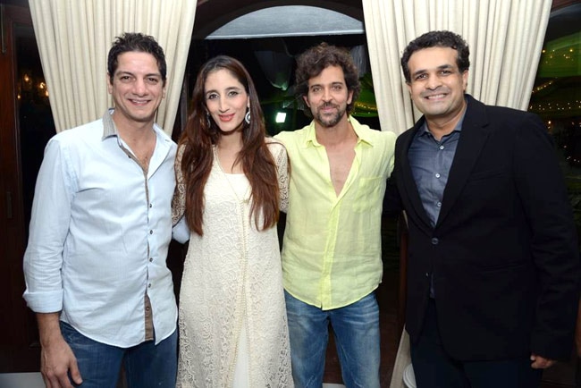 सितारों से गुलजार जरीन अब्‍बास खान की इफ्तार पार्टी