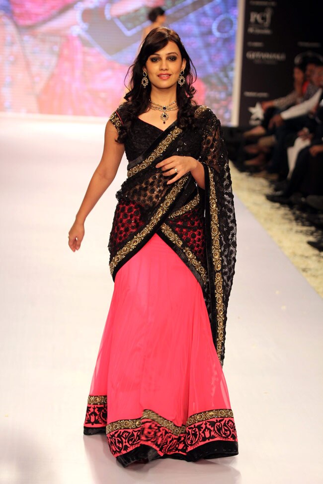 IIJW में बॉलीवुड सितारों का जलवा