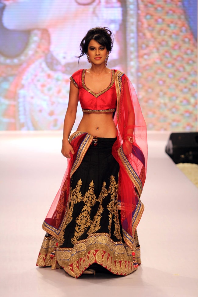 IIJW में बॉलीवुड सितारों का जलवा