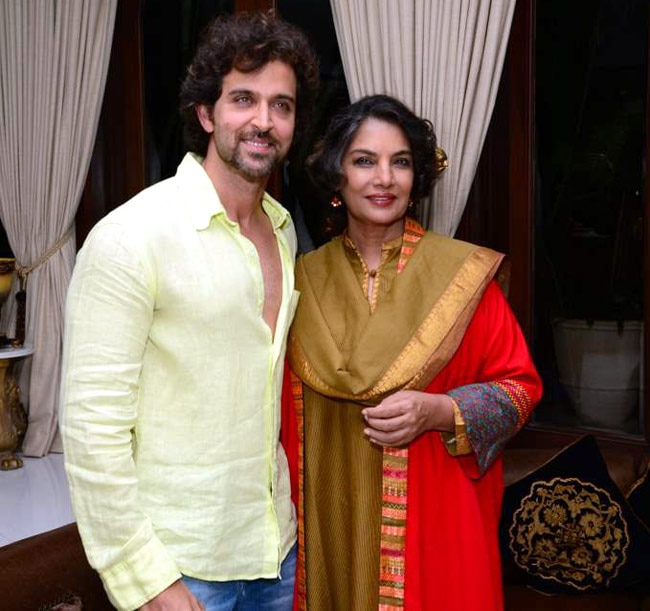 सितारों से गुलजार जरीन अब्‍बास खान की इफ्तार पार्टी