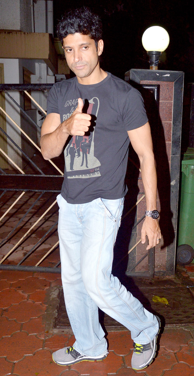 भाग मिल्‍खा भाग की कामयाबी की पार्टी में पहुंचे सितारे