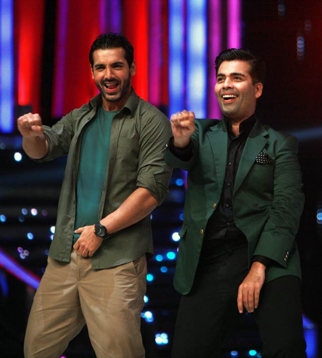 'झलक दिखला..' के सेट पर माधुरी से मिले जॉन...