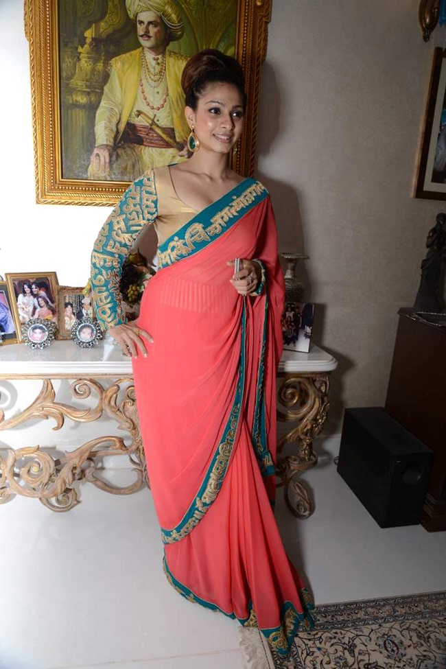 सितारों से गुलजार जरीन अब्‍बास खान की इफ्तार पार्टी