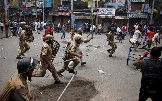 किश्तवाड़ हिंसा के बाद जल उठा जम्मू