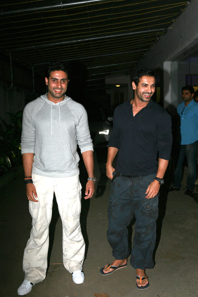 ‘मद्रास कैफे’ की हुई स्क्रीनिंग, दिखा सितारों का जलवा