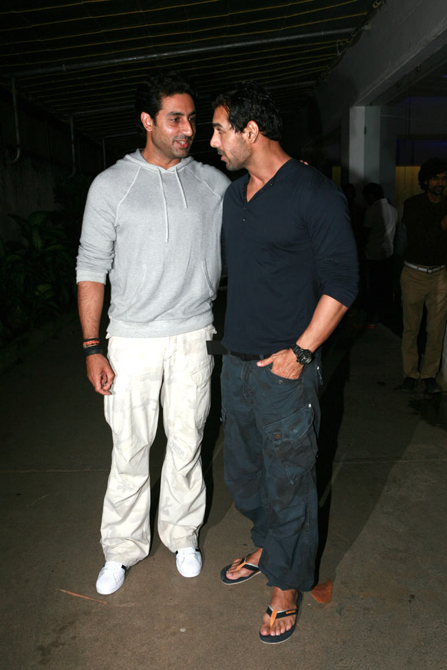 ‘मद्रास कैफे’ की हुई स्क्रीनिंग, दिखा सितारों का जलवा