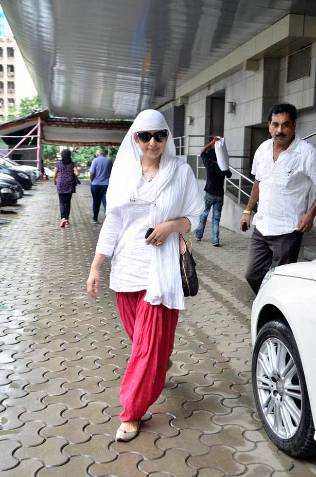 कैंसर को मात देकर बिंदास हुई मनीषा कोइराला