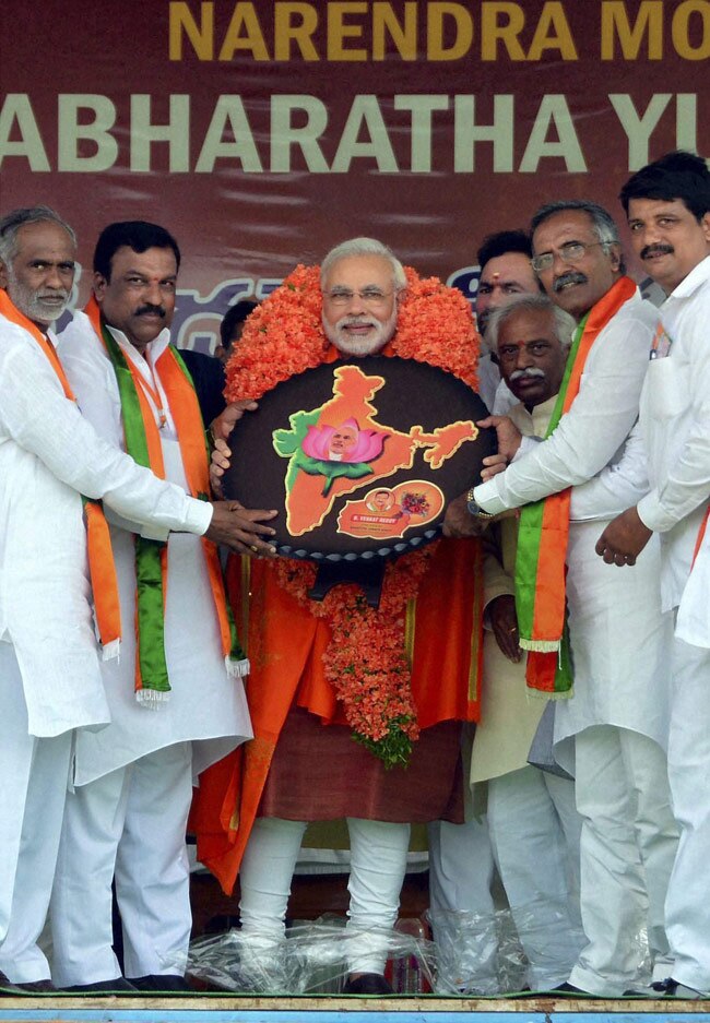 हैदराबाद में जमकर गरजे मोदी, लोगों का खूब मिला समर्थन