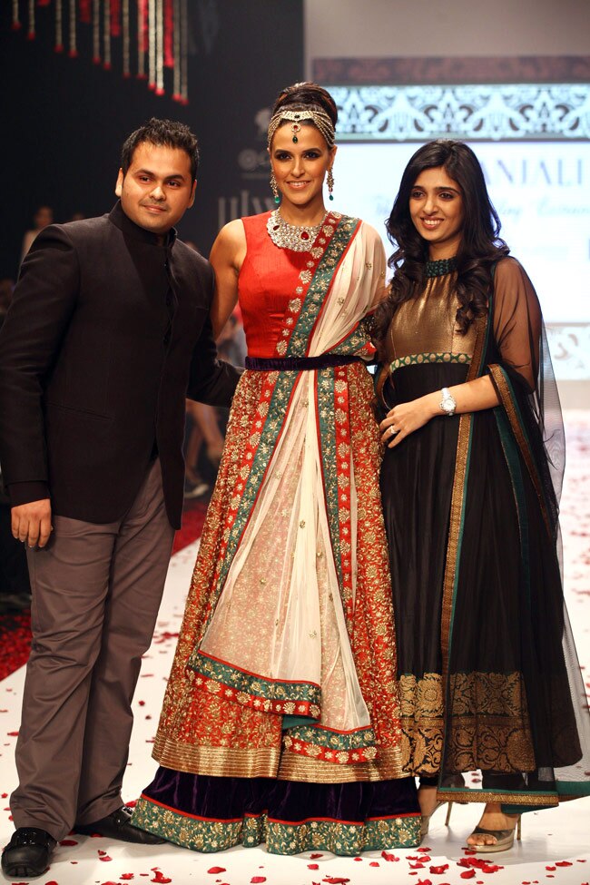 रैंप पर छा गईं काजल अग्रवाल, नेहा धूपिया, रितुपर्णा सेनगुप्ता