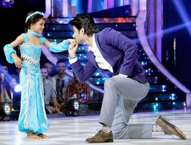 'झलक दिखला जा' के सेट पर परिणीति-सुशांत