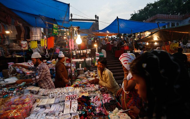 ईद के चांद का इंतजार, बाजार हुआ गुलजार