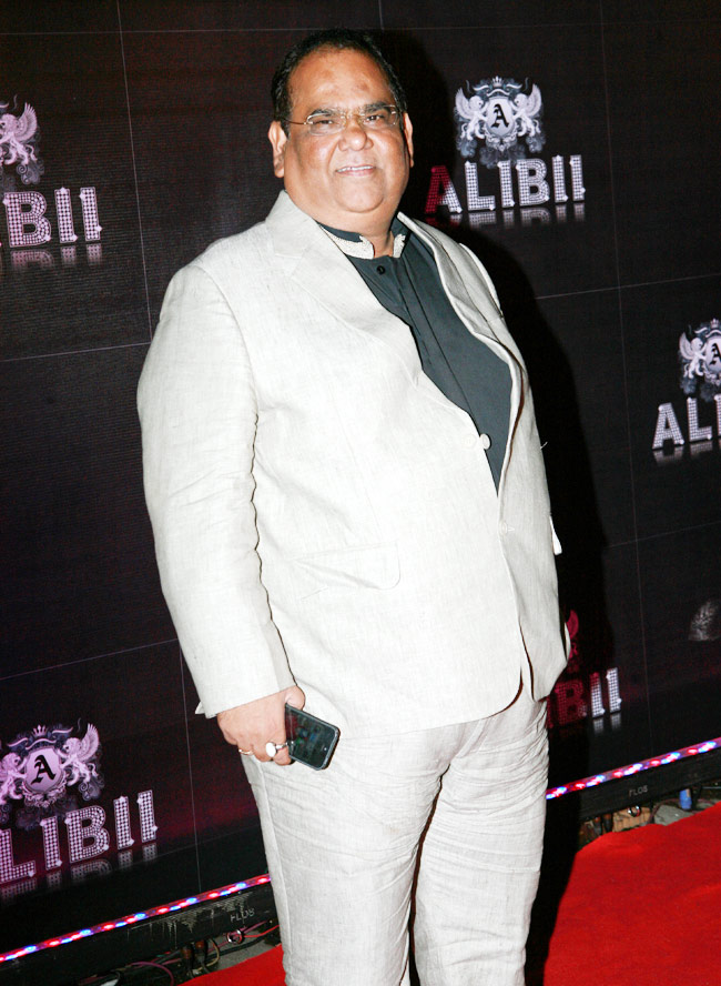 श्रीदेवी की बर्थडे पार्टी में जुटे सितारे