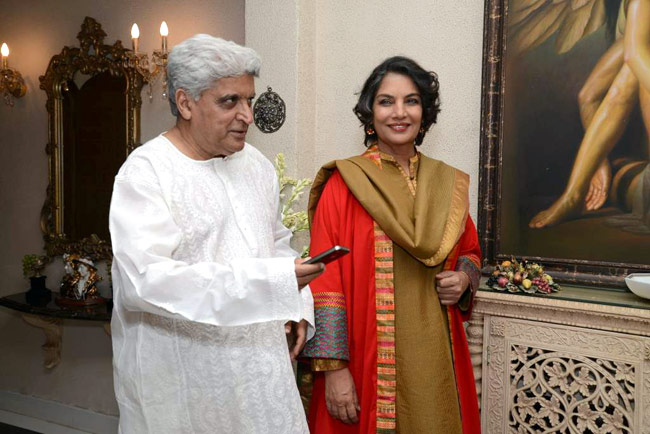 सितारों से गुलजार जरीन अब्‍बास खान की इफ्तार पार्टी