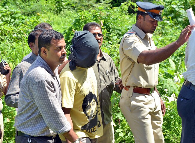 वारदात की जगह ले जाए गए मुंबई गैंगरेप के दरिंदे