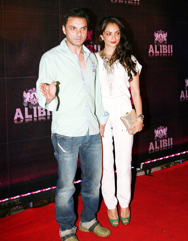 श्रीदेवी की बर्थडे पार्टी में जुटे सितारे