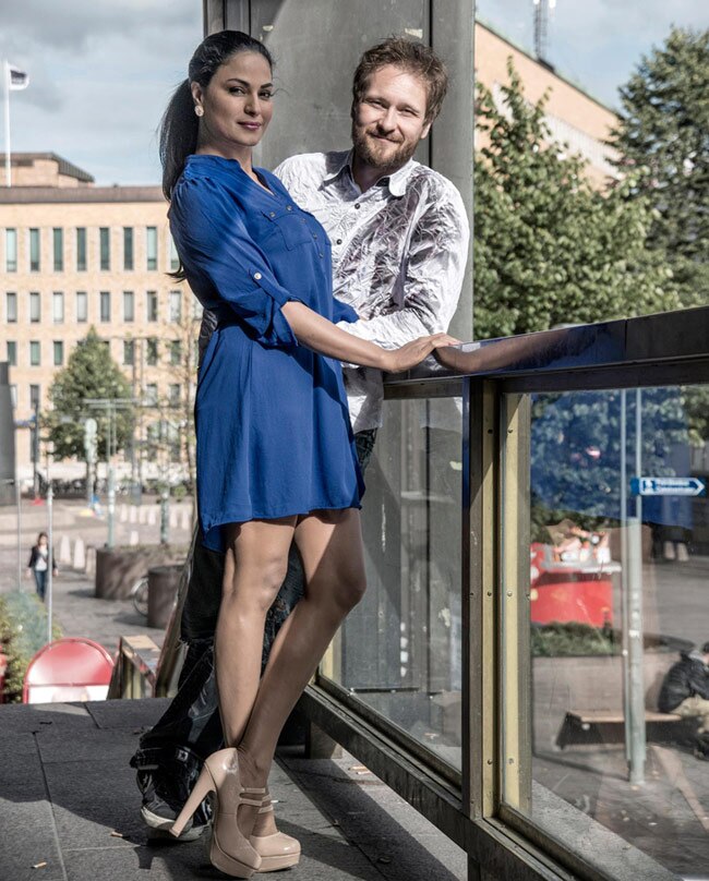 वीना मलिक ने बॉडी पर करवाई पेंटिंग | विवादित फोटो