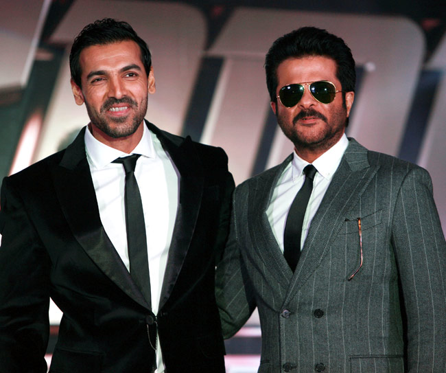 मिलिए 'वेलकम बैक' की गैंग से!