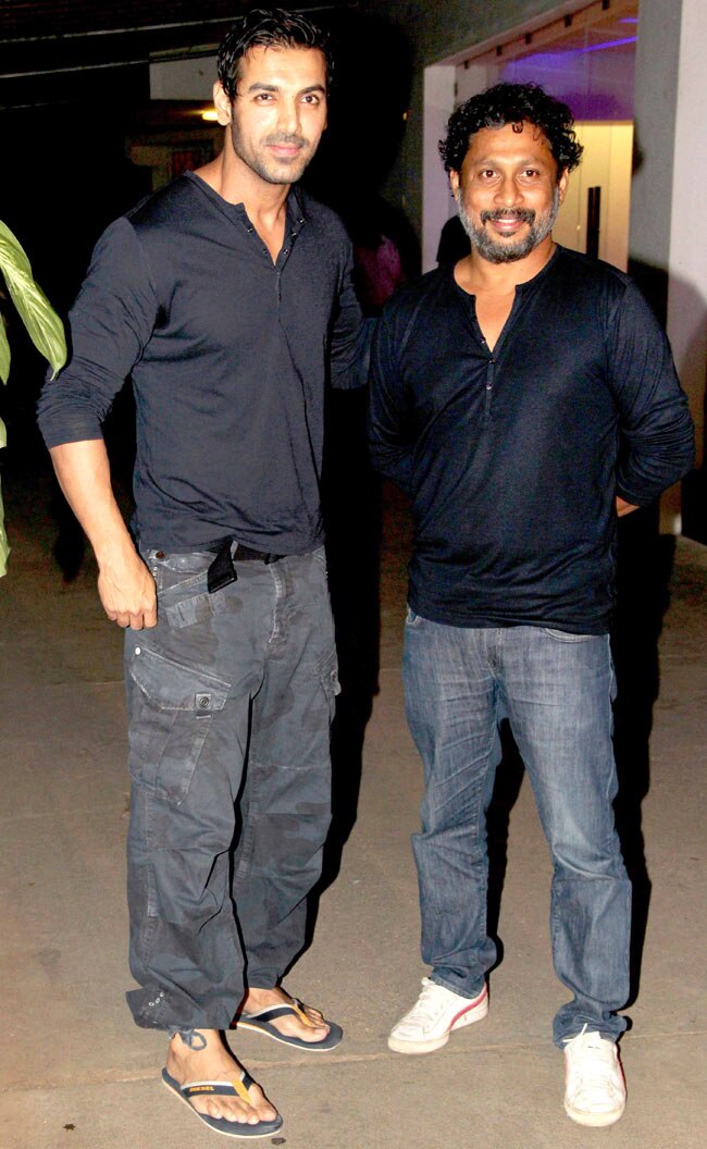 ‘मद्रास कैफे’ की हुई स्क्रीनिंग, दिखा सितारों का जलवा